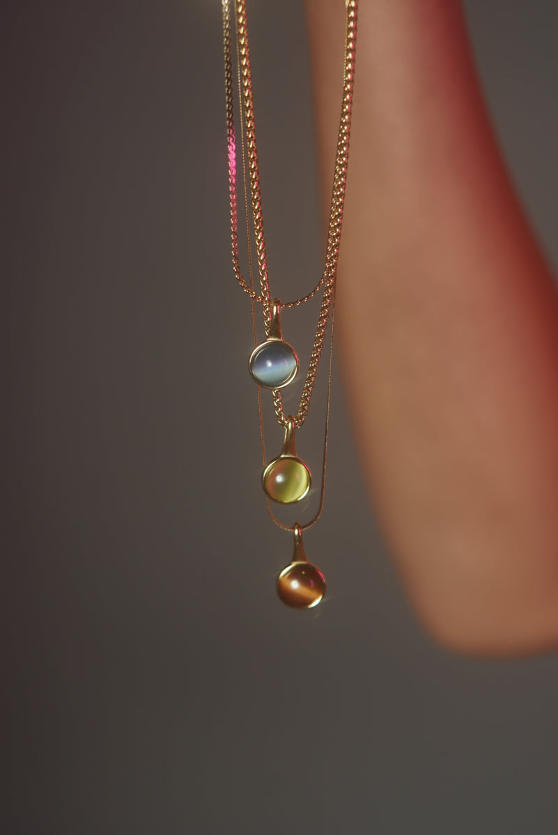 Cat Eye Pendant – Brown
